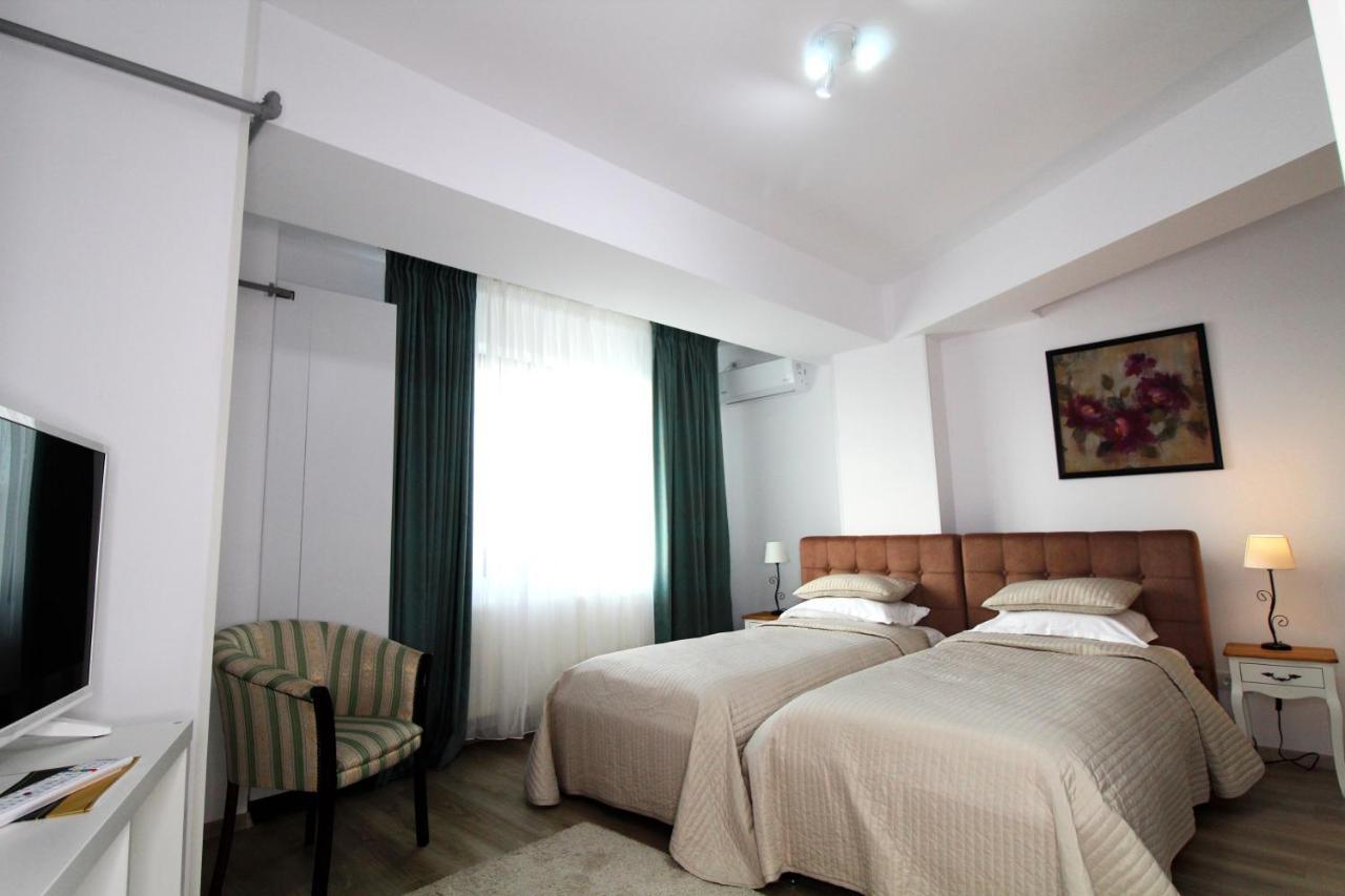 La Casa 3*