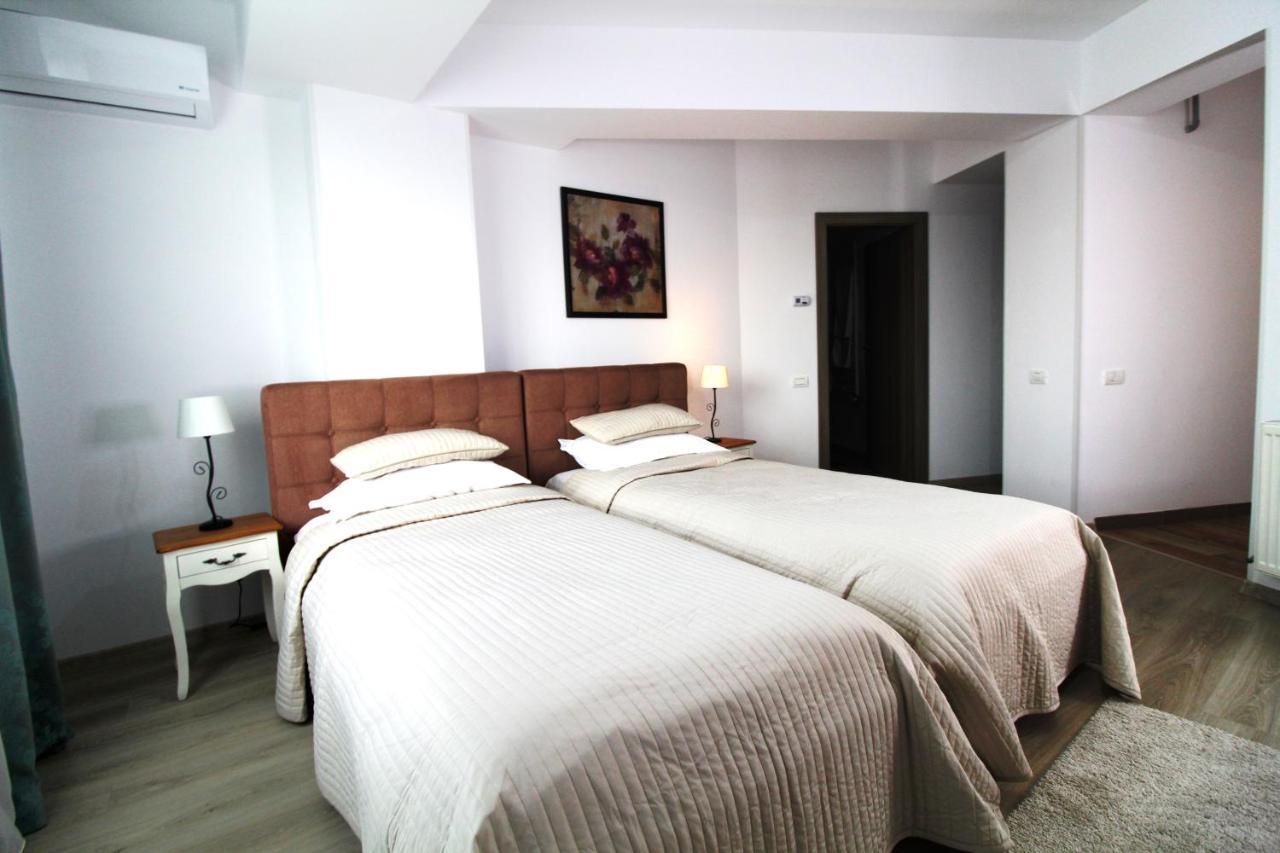 Hotel La Casa 3*